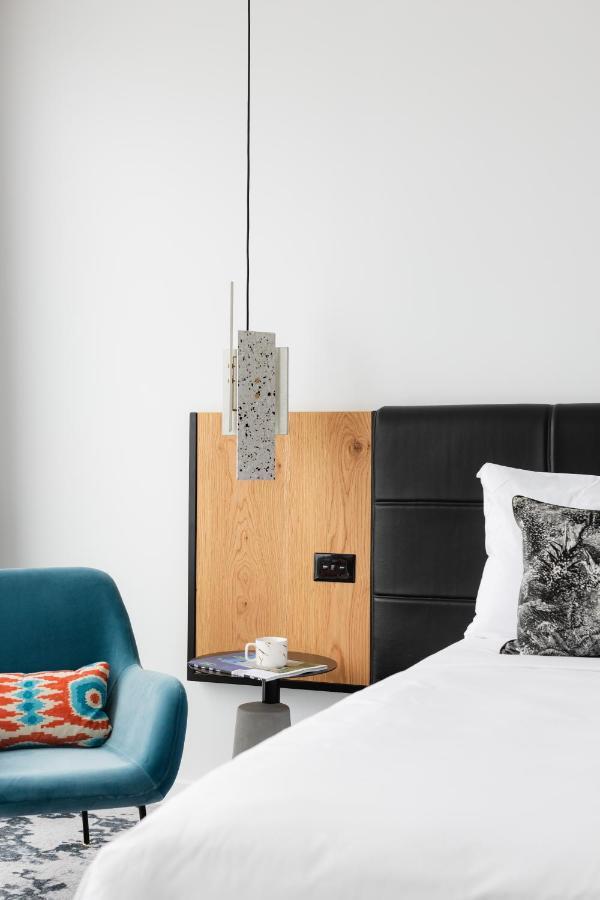 Ebb-Dunedin Esterno foto A pendant light