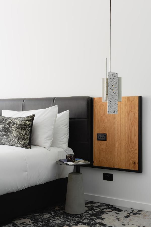Ebb-Dunedin Esterno foto A pendant light