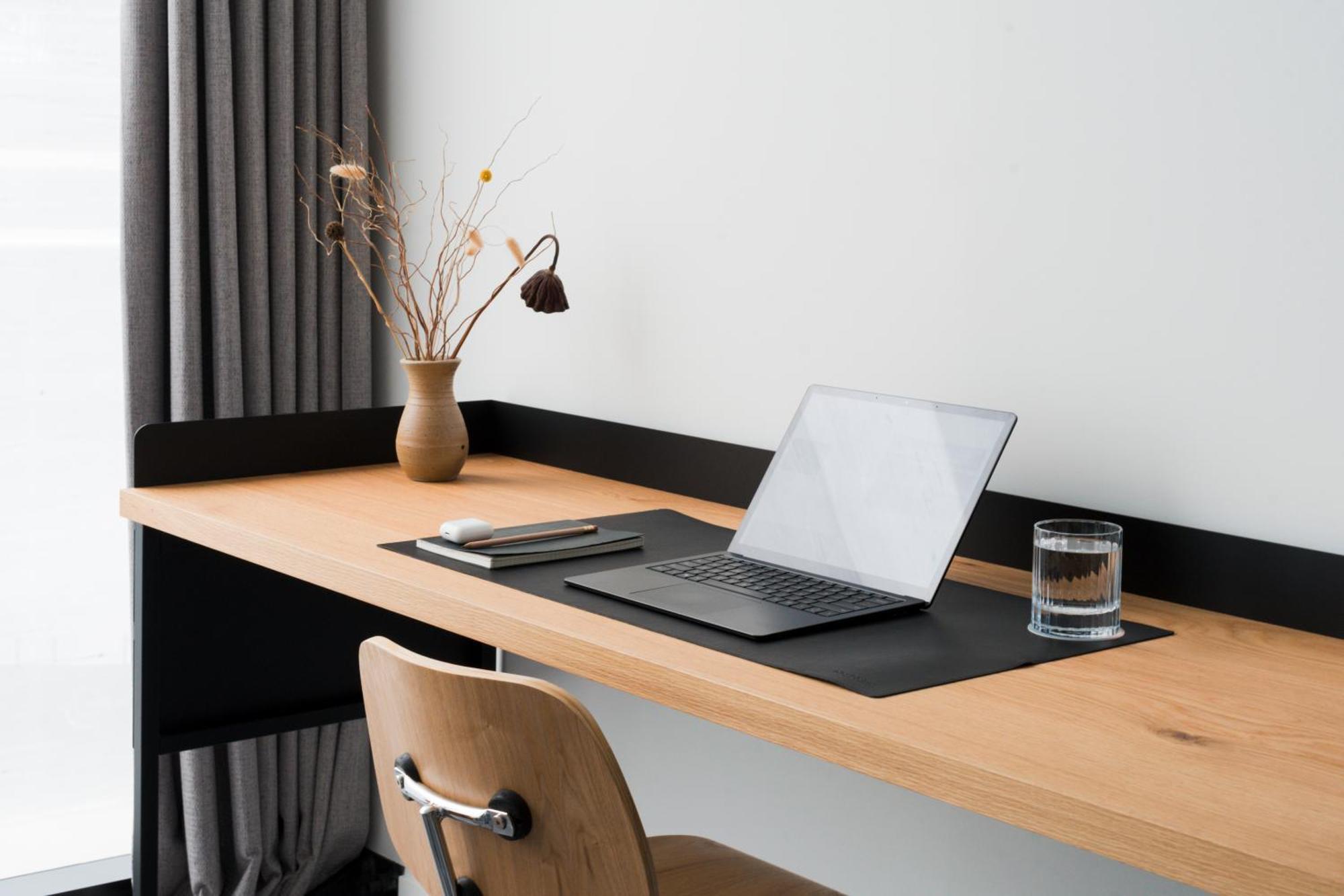 Ebb-Dunedin Esterno foto A desk pad